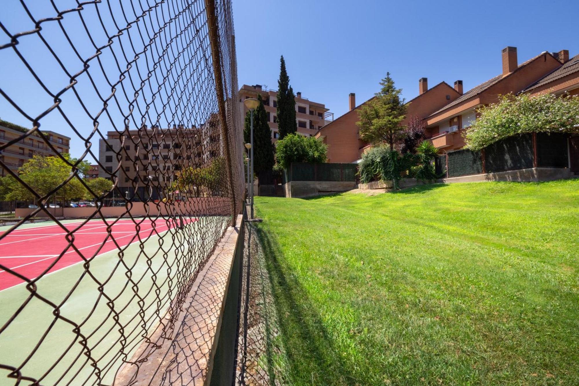 Villa Casa Con Piscina En El Centro Tudela Esterno foto